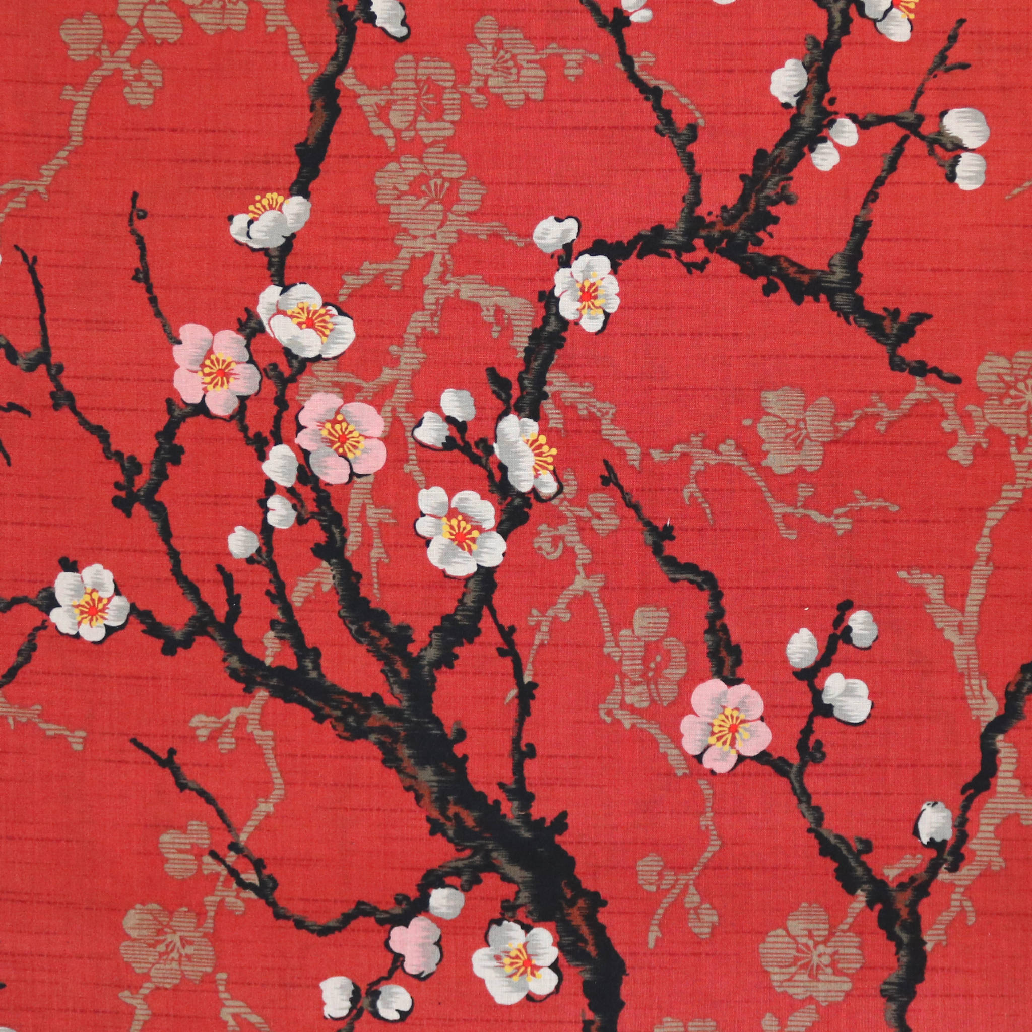 Traditioneller japanischer Stoff in Rot mit Kirschblüten
