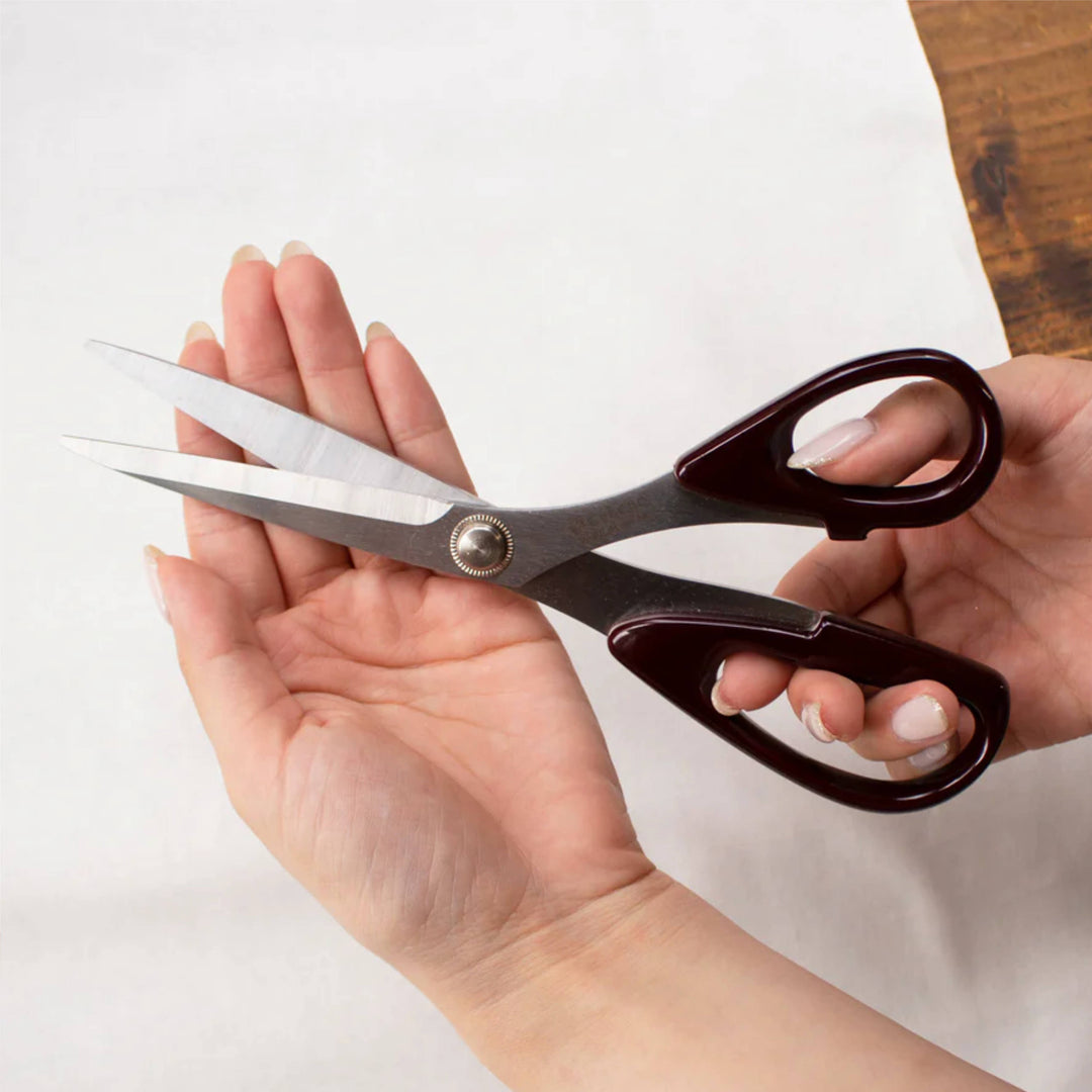 Cohana Seki Schneiderschere mit Gold Quasten - Braun