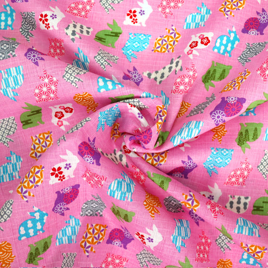 Hasen mit traditionellen Mustern - Pink