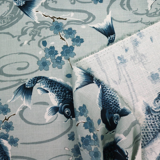Koi Karpfen und Kirschblüten - Grau