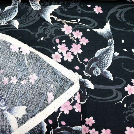 Koi Karpfen und Kirschblüten - Schwarz