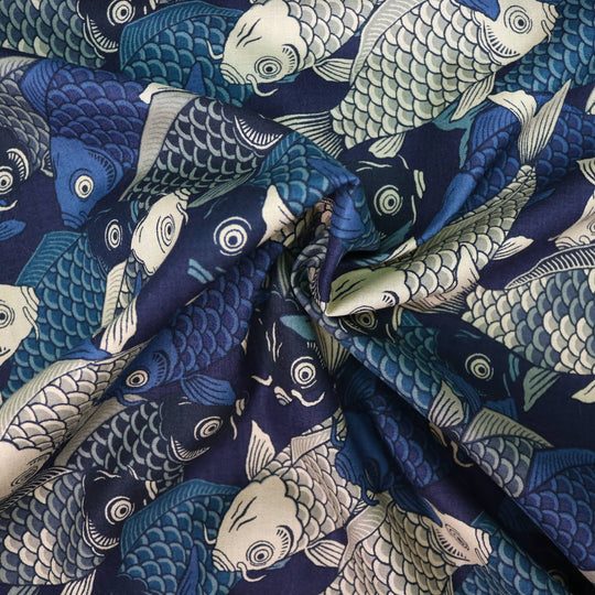 Tanz der Koi Karpfen - Dunkelblau