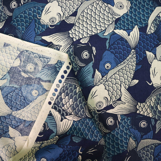 Tanz der Koi Karpfen - Dunkelblau