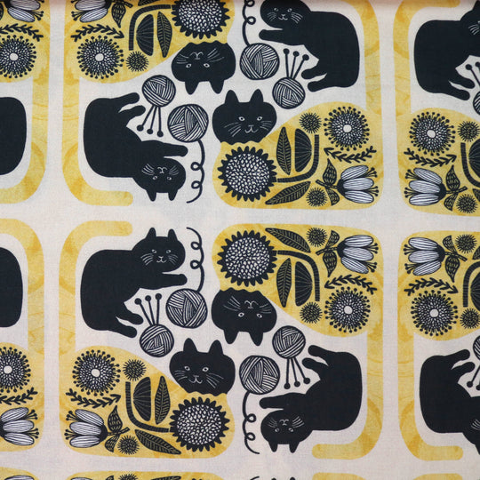 365 Cat Art - Black Cats and Friends - Gelb